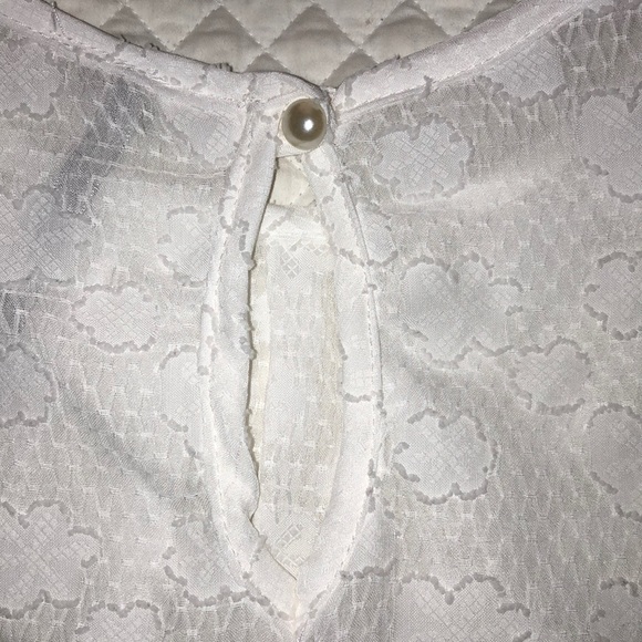 White top - Picture 4 of 5